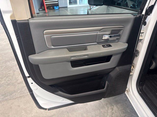 Used 2014 RAM 1500 Classic SLT w/ Protection Group AWD/4WD image 25