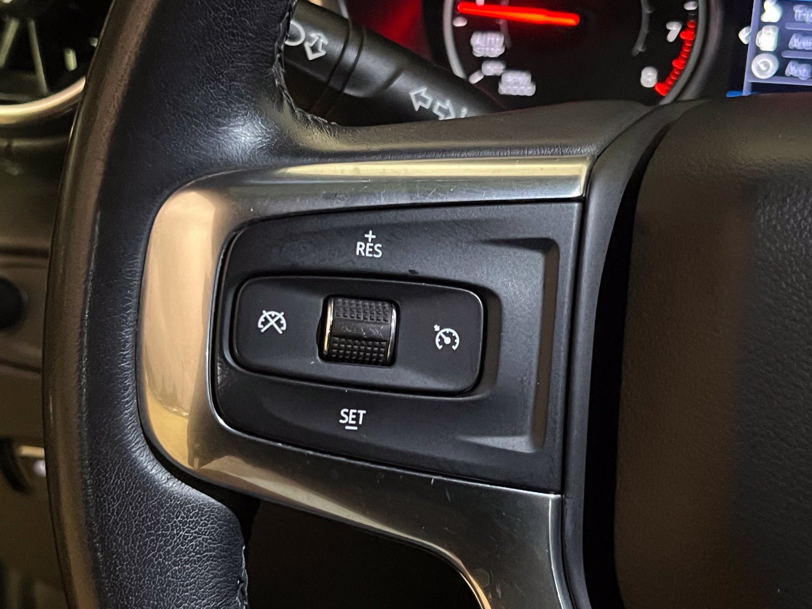 Used 2019 Chevrolet Blazer LT FWD image 23