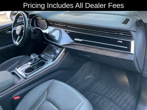 Used 2020 Audi Q8 Premium Plus w/ Premium Plus Package AWD/4WD image 24