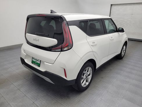 Used 2025 Kia Soul LX image 9