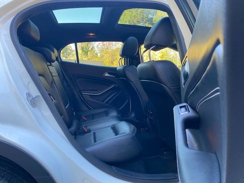 Used 2017 Mercedes-Benz GLA 250 4MATIC image 46