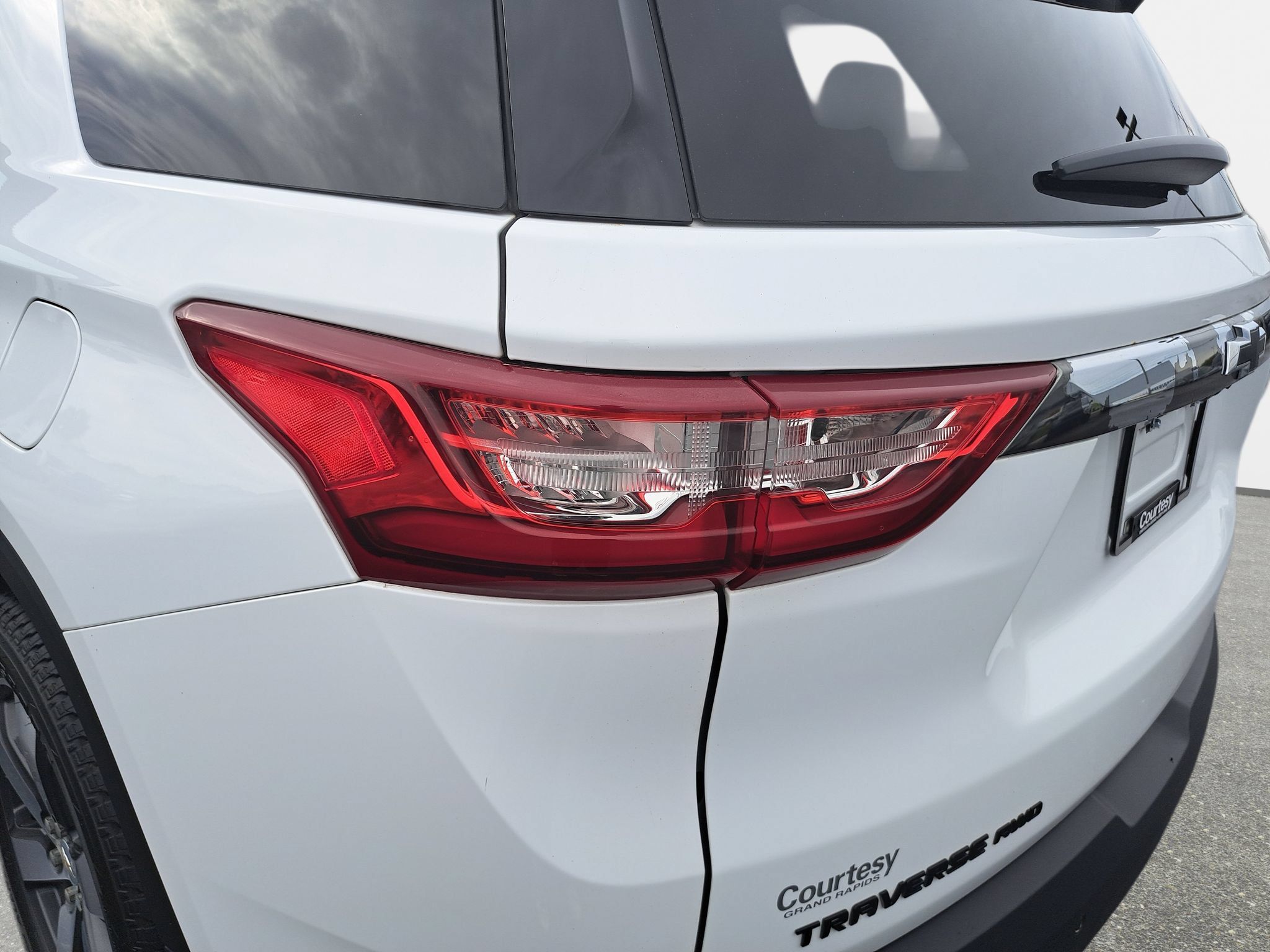 Used 2020 Chevrolet Traverse LT w/ LT Premium Package AWD/4WD image 34