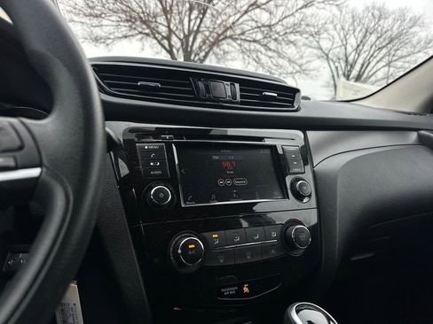 Used 2021 Nissan Rogue Sport S image 14