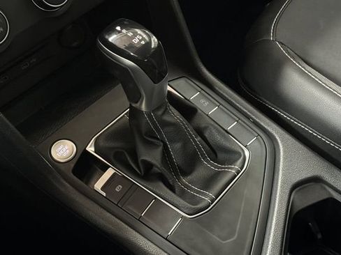 Certified 2022 Volkswagen Taos SE image 26