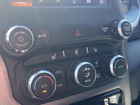 Used 2023 RAM 1500 Big Horn AWD/4WD image 19