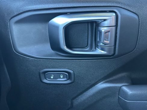 Certified 2025 Jeep Gladiator Rubicon w/ Safety Group image 18