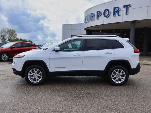 Used 2014 Jeep Cherokee Latitude w/ Comfort/Convenience Group image 2