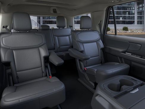 New 2026 Ford Expedition Active AWD/4WD image 11