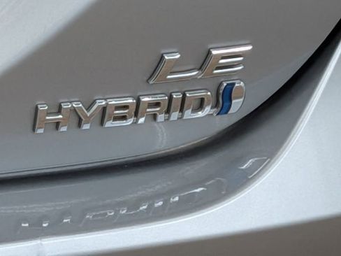 Used 2020 Toyota Camry LE w/ Carpet Mat Package FWD image 9
