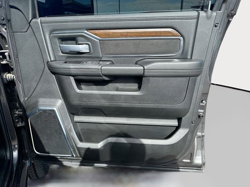 Used 2024 RAM 2500 Laramie w/ Safety Group image 33