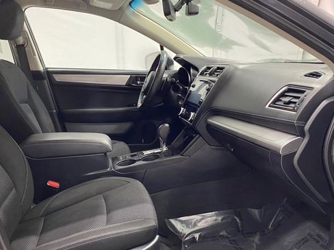 Used 2018 Subaru Outback 2.5i Premium image 19