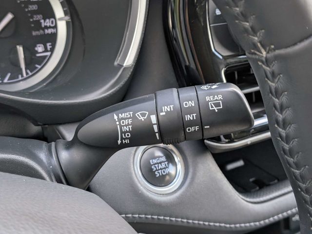 Used 2021 Toyota Highlander XLE FWD image 27