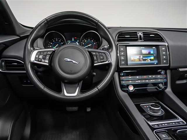Used 2018 Jaguar F-PACE Prestige AWD/4WD image 19