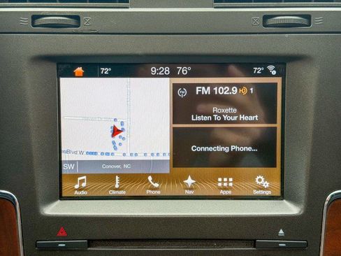 Used 2017 Lincoln Navigator L Select RWD image 14