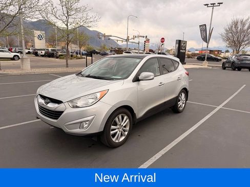 Used 2011 Hyundai Tucson Limited w/ Premium Pkg 3 image 2
