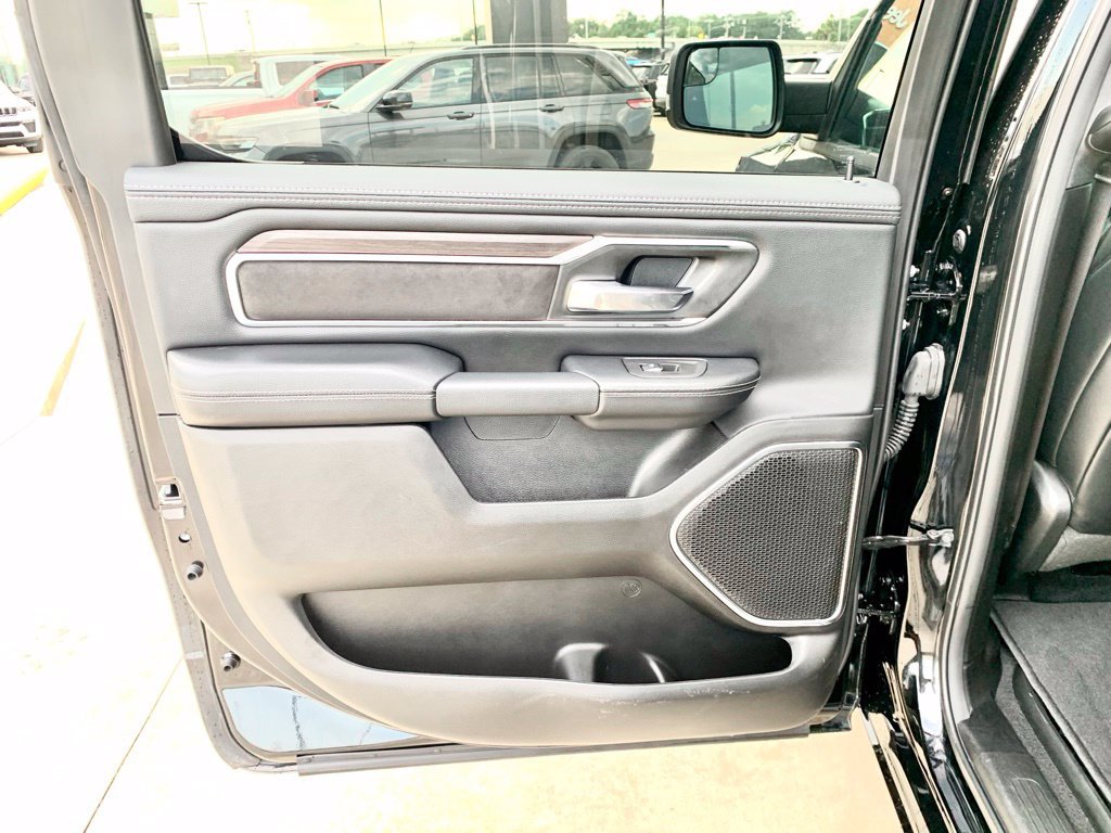 Used 2026 RAM 1500 Laramie AWD/4WD image 36