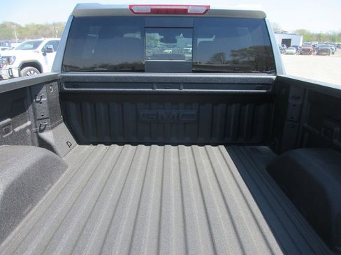 New 2026 GMC Sierra 1500 AT4 w/ AT4 Premium Package image 7