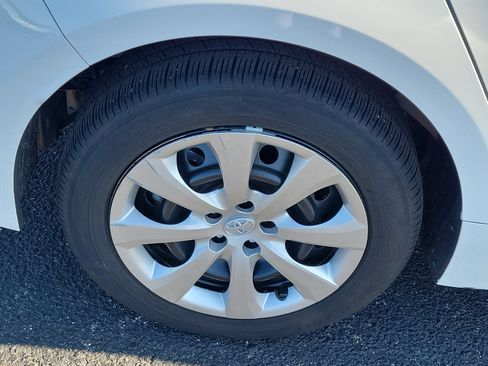 Certified 2024 Toyota Corolla LE image 10