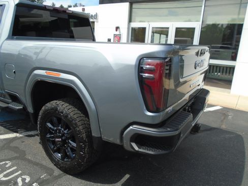 Used 2024 GMC Sierra 2500 AT4 w/ AT4 Premium Plus Package AWD/4WD image 15