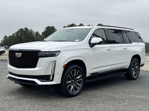 Used 2023 Cadillac Escalade ESV Sport Platinum image 5