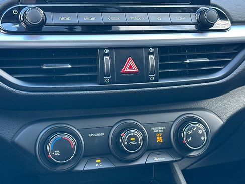 Used 2023 Kia Forte LXS w/ LXS Technology Package image 21