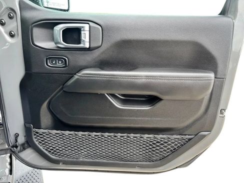 Used 2021 Jeep Wrangler Unlimited Sahara w/ Uconnect 4C Nav & Sound Group AWD/4WD image 29