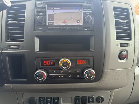 Used 2013 Nissan NV 3500 SL w/ Technology Pkg image 33