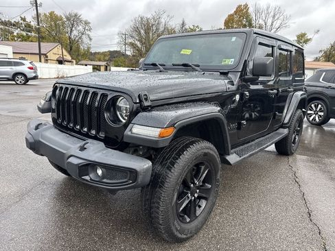Used 2020 Jeep Wrangler Unlimited Sahara image 8