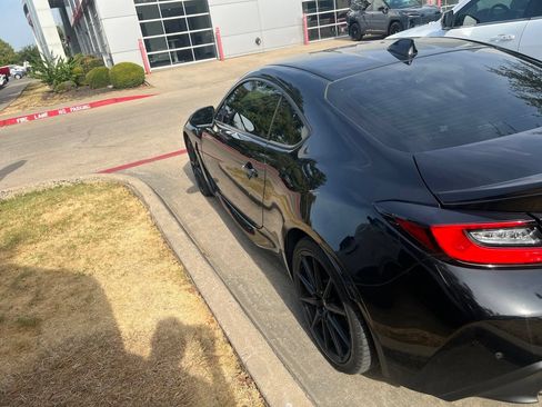 Used 2022 Toyota GR86 Premium w/ ALL Weather Mat Package (TMS) RWD image 2
