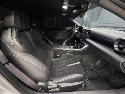 Used 2024 Toyota GR86 Premium RWD image 29
