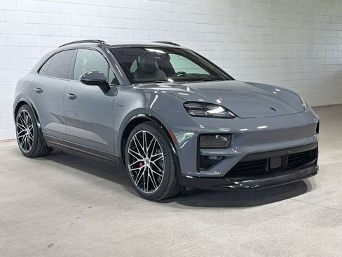 Certified 2025 Porsche Macan Turbo Electric AWD/4WD image 6