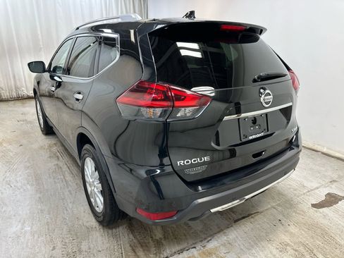 Certified 2019 Nissan Rogue SV image 2