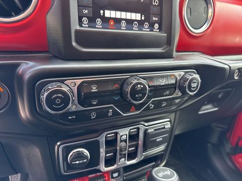 Used 2020 Jeep Wrangler Unlimited Rubicon w/ LED Lighting Group image 22