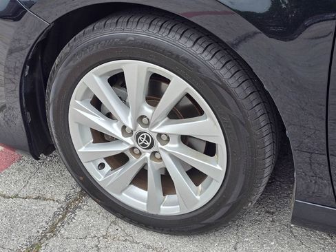 Used 2022 Toyota Camry LE w/ Convenience Package FWD image 7