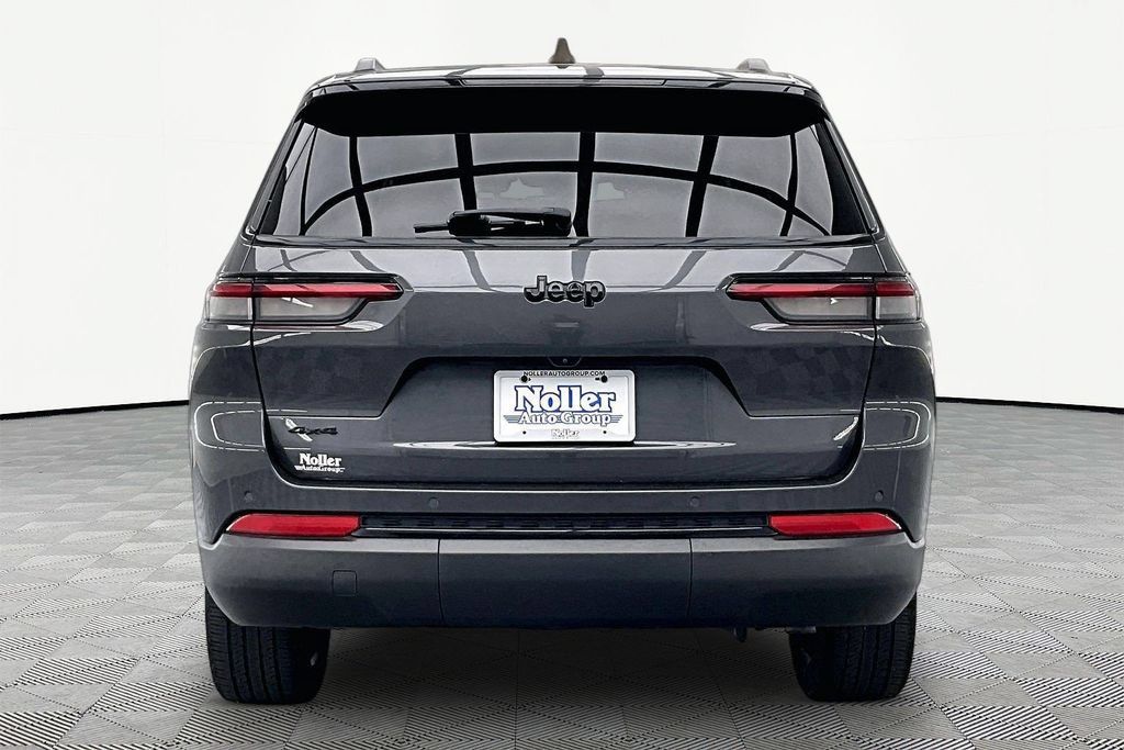 Used 2024 Jeep Grand Cherokee L Laredo AWD/4WD image 4