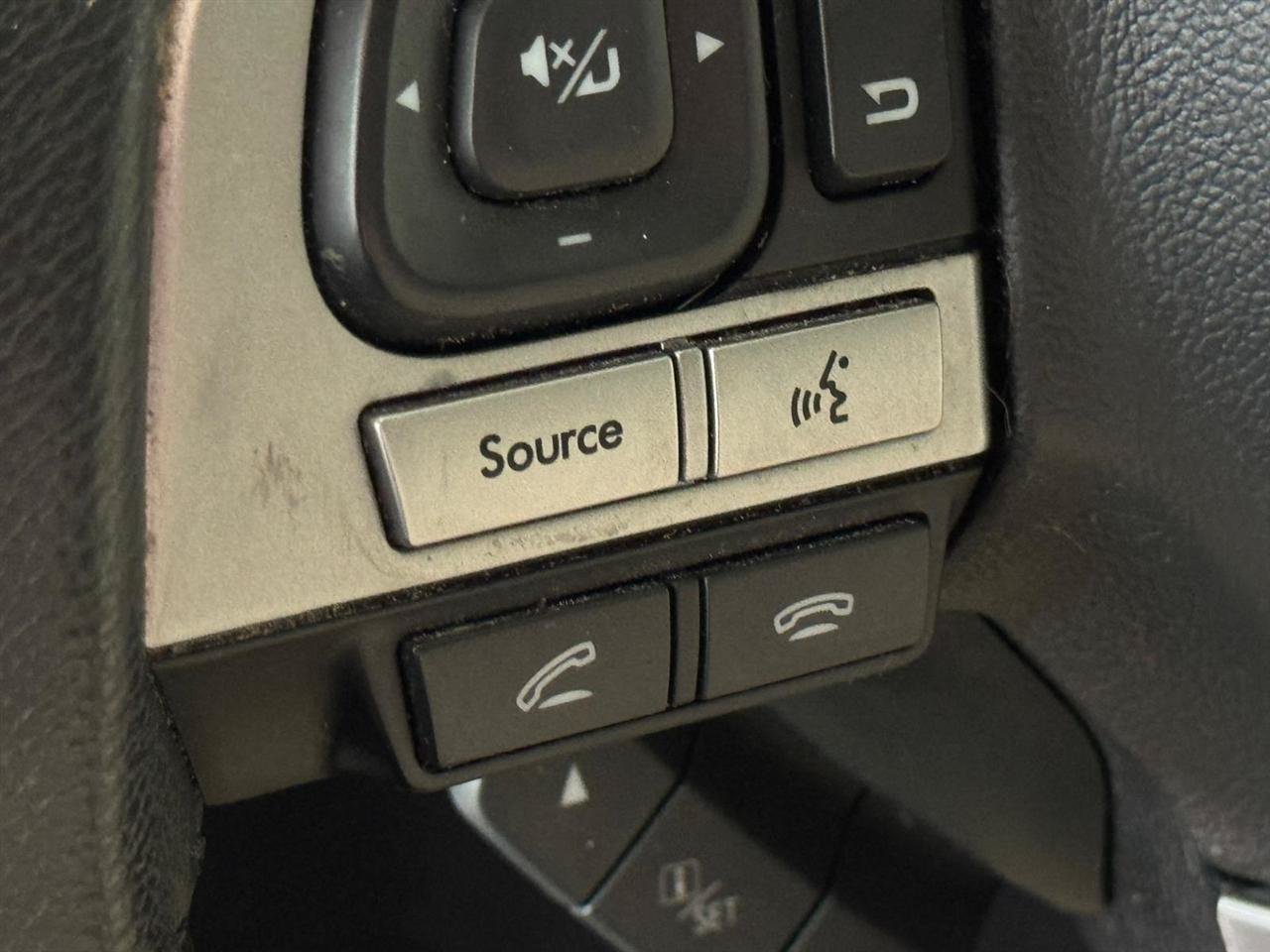 Used 2017 Subaru Outback 2.5i Limited AWD/4WD image 14