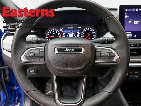 Used 2024 Jeep Compass Latitude AWD/4WD image 10