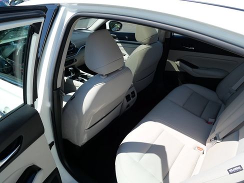 Used 2020 Nissan Altima 2.5 SV FWD image 23