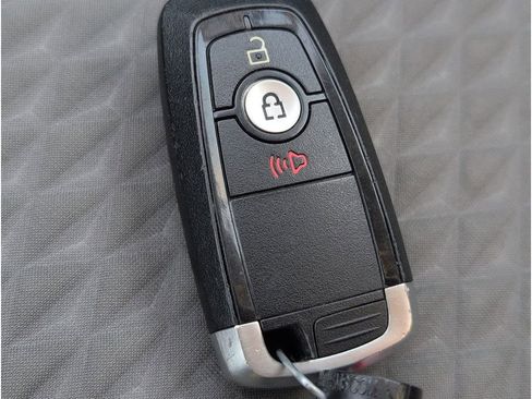 Used 2022 Ford Escape SE image 20