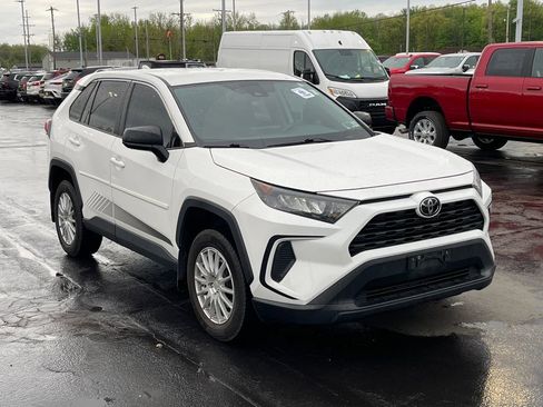 Used 2022 Toyota RAV4 LE AWD/4WD image 1