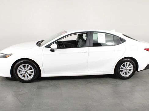 Used 2026 Toyota Camry LE FWD image 11