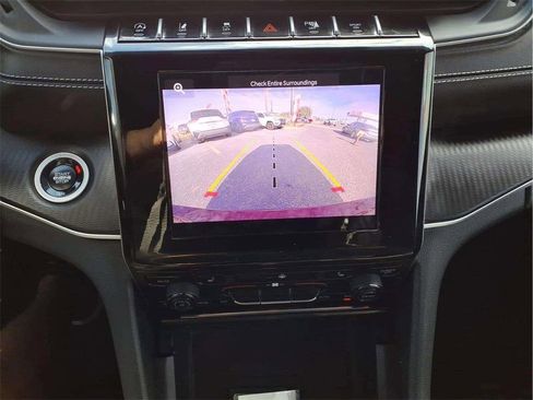 Used 2025 Jeep Grand Cherokee L Laredo w/ Luxury Tech Group I image 15