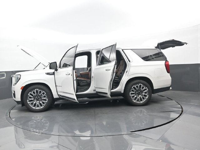 Used 2023 GMC Yukon Denali Ultimate AWD/4WD image 32