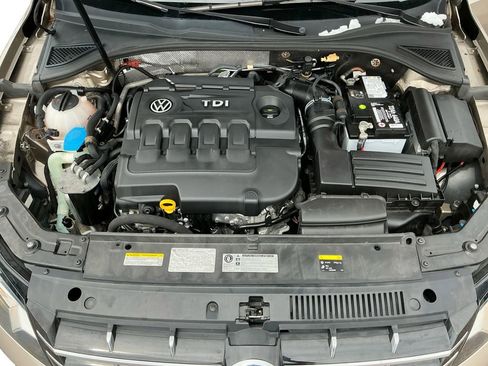 Used 2015 Volkswagen Passat TDI SEL Premium FWD image 24