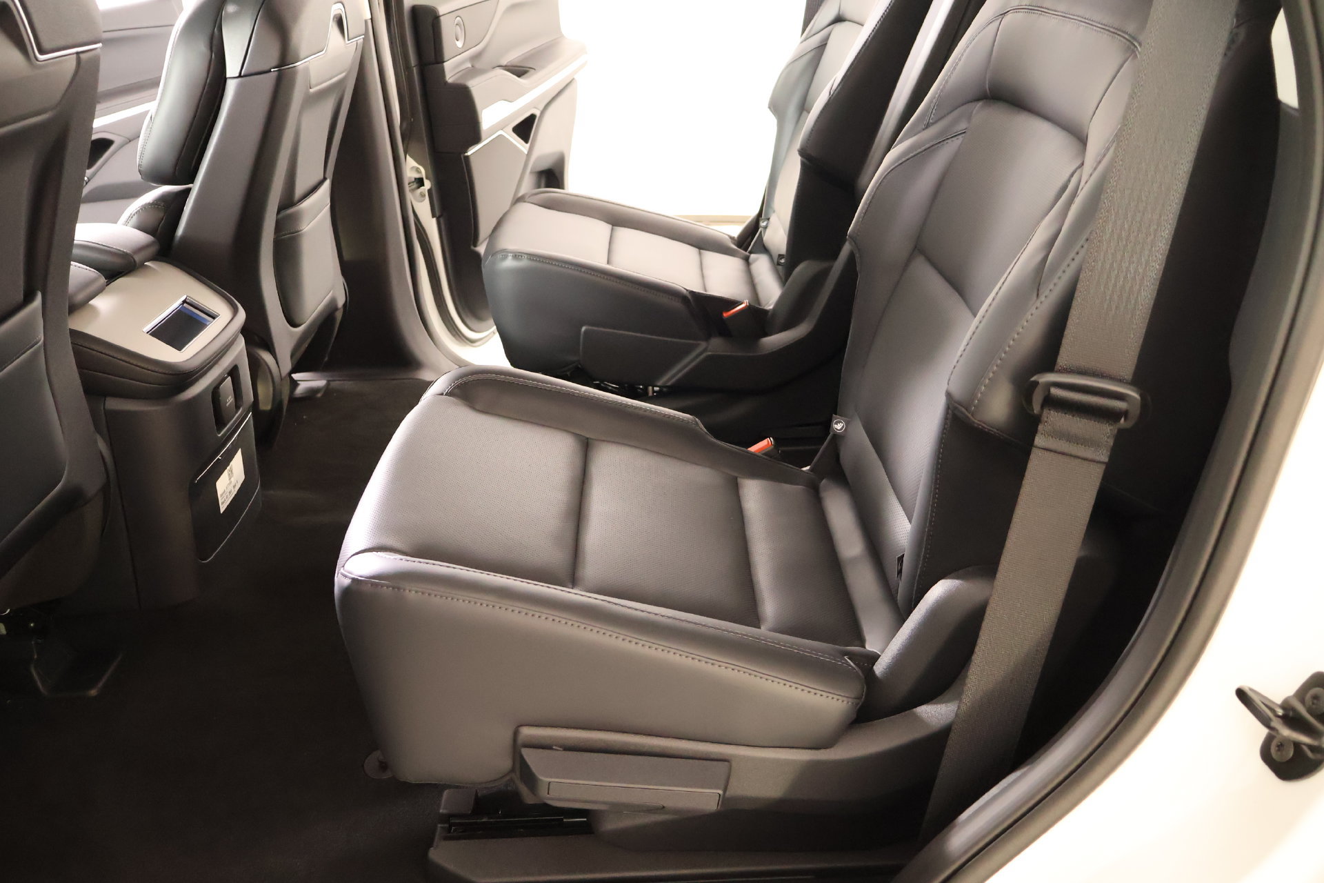New 2026 Lincoln Navigator Premiere AWD/4WD image 13