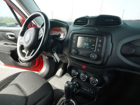 Used 2015 Jeep Renegade Latitude w/ Trailer Tow Group image 31