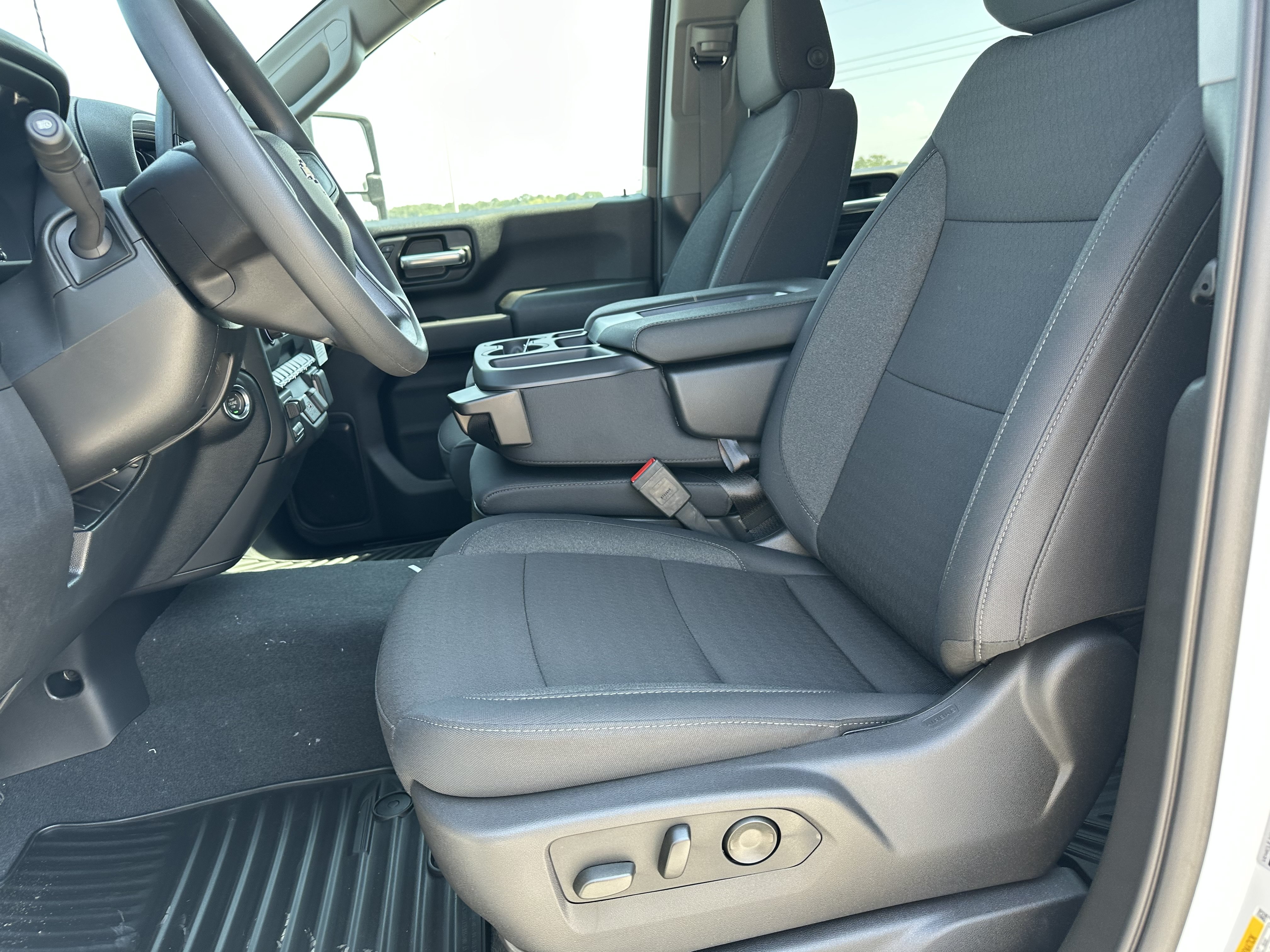 New 2026 Chevrolet Silverado 2500 Custom w/ Custom Value Package AWD/4WD image 16