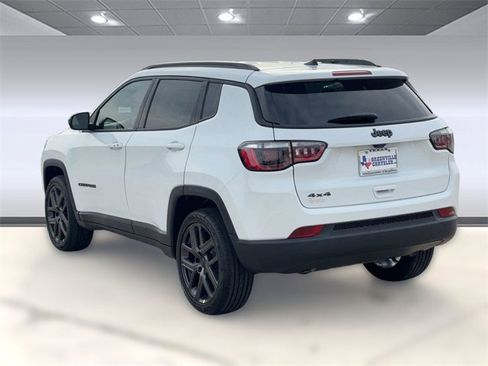New 2026 Jeep Compass Latitude image 3
