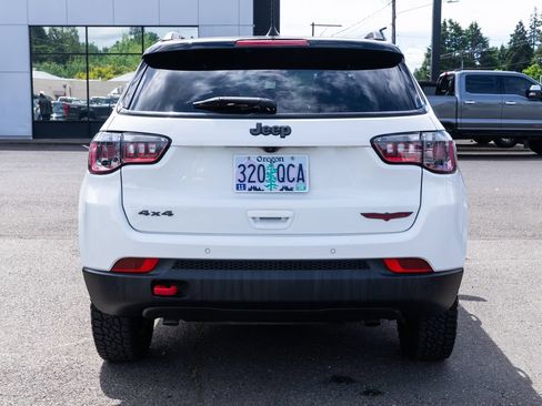 Used 2025 Jeep Compass Trailhawk AWD/4WD image 5