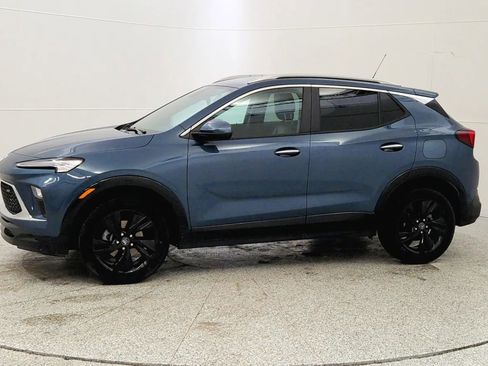 Used 2024 Buick Encore GX Sport Touring image 4